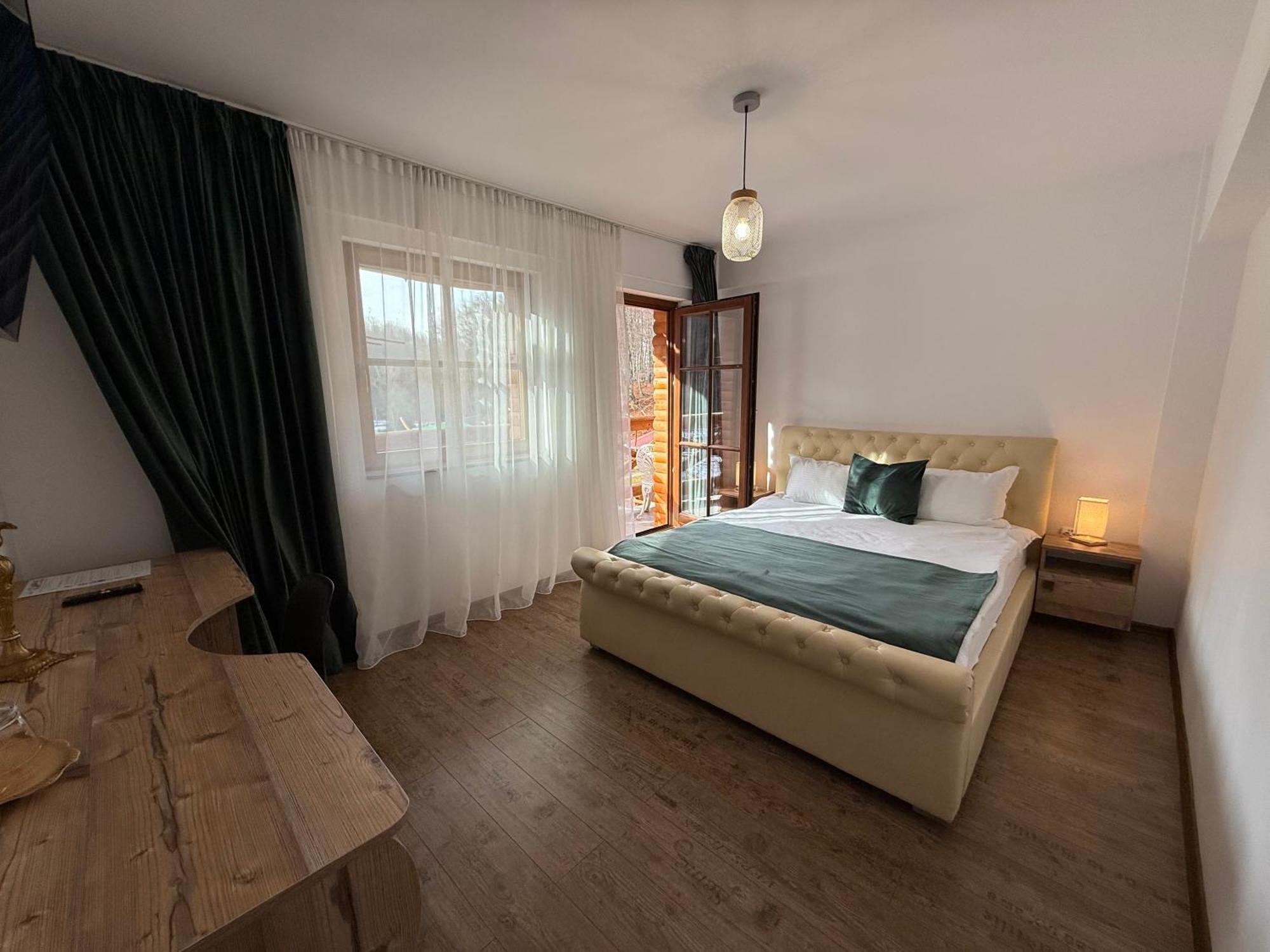 Conacul Radacinilor Hotel Petrosani Ngoại thất bức ảnh