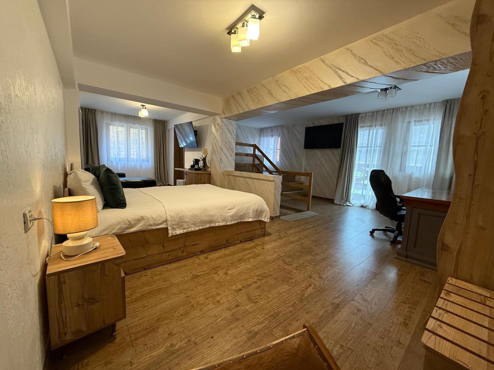 Conacul Radacinilor Hotel Petrosani Ngoại thất bức ảnh