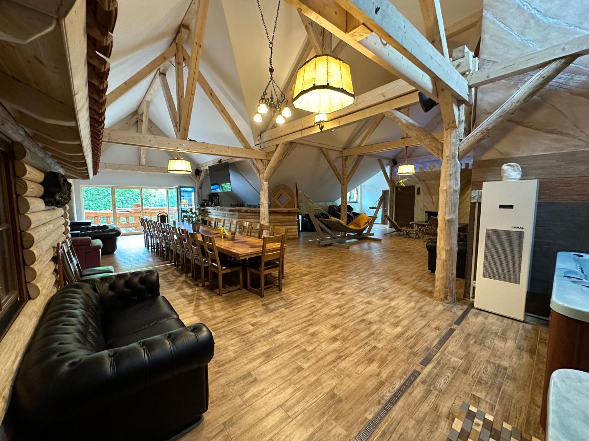 Conacul Radacinilor Hotel Petrosani Ngoại thất bức ảnh